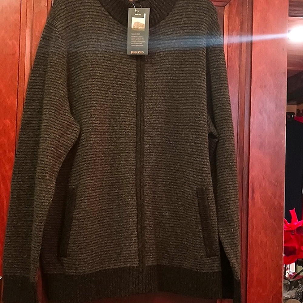 New Pendleton washable wool zip up sweater